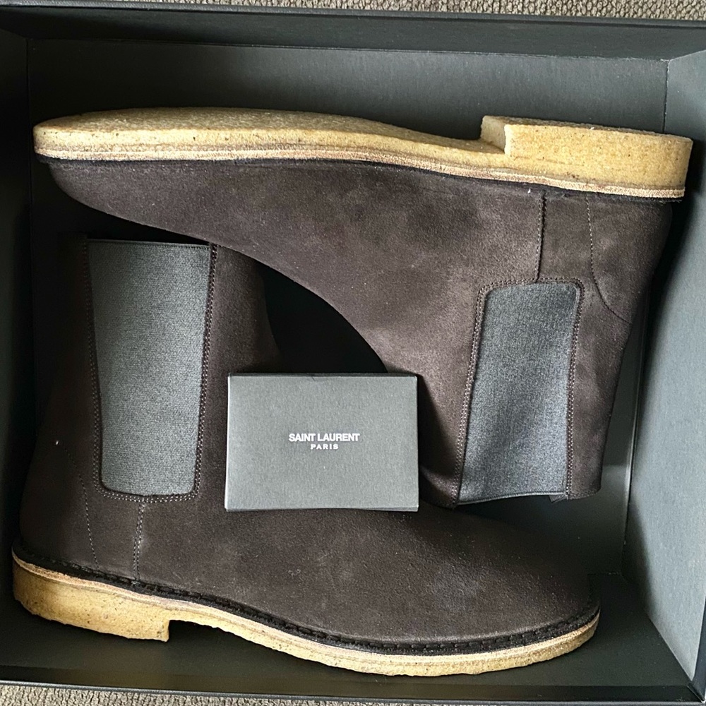 Yves Saint Laurent Nevada 20 Chelsea Boots